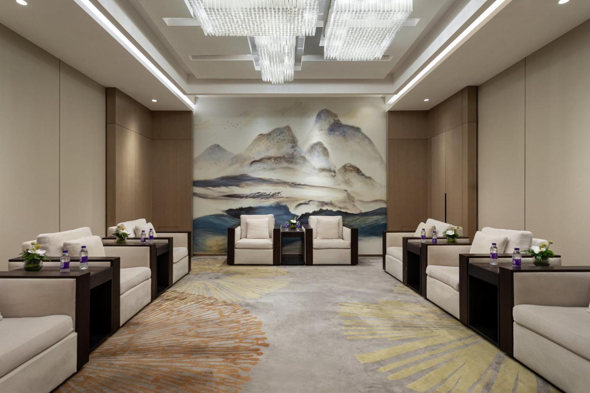 Voco Shanghai Hongqiao Hub By Ihg - 20 Mins Drive To Necc Hotel Jiading Exterior photo